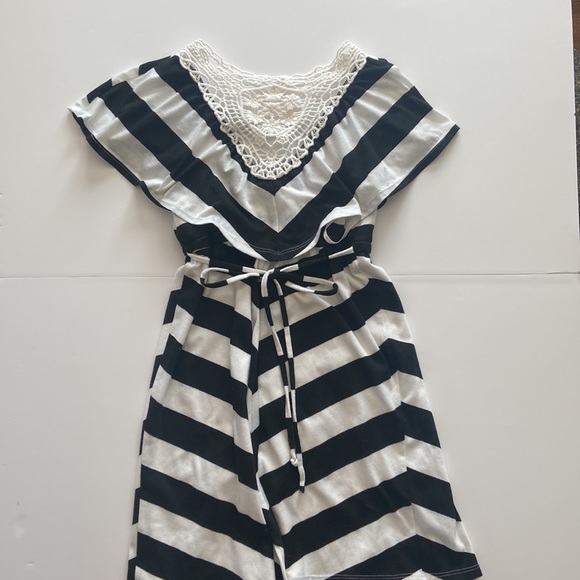 Size 8 My Michelle Dress with Crochet Embellishment - Picture 3 of 4